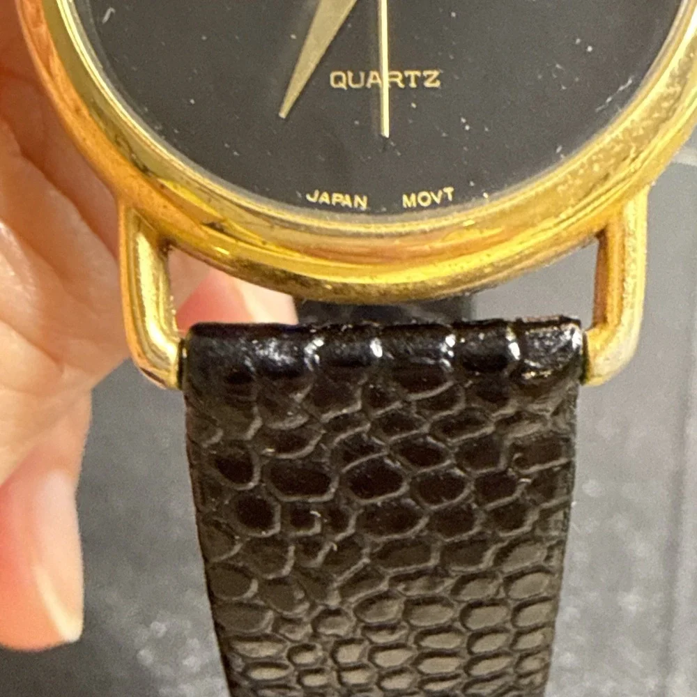 Futura Wristwatch Quartz Japan Movt Unisex Scissors Motif Cool Looking